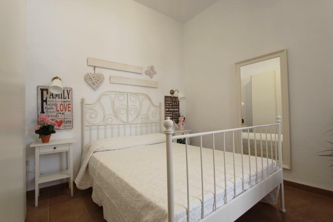 Apartamento Ollerias Málaga Exteriör bild