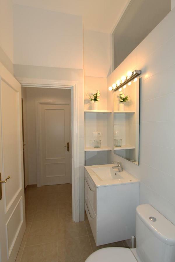 Apartamento Ollerias Málaga Exteriör bild