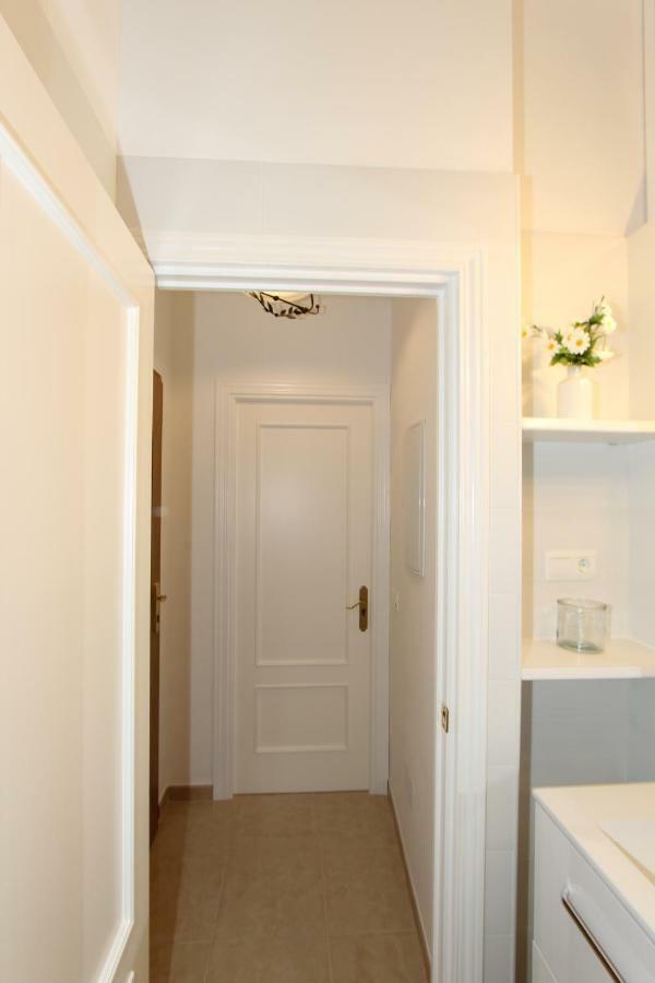 Apartamento Ollerias Málaga Exteriör bild